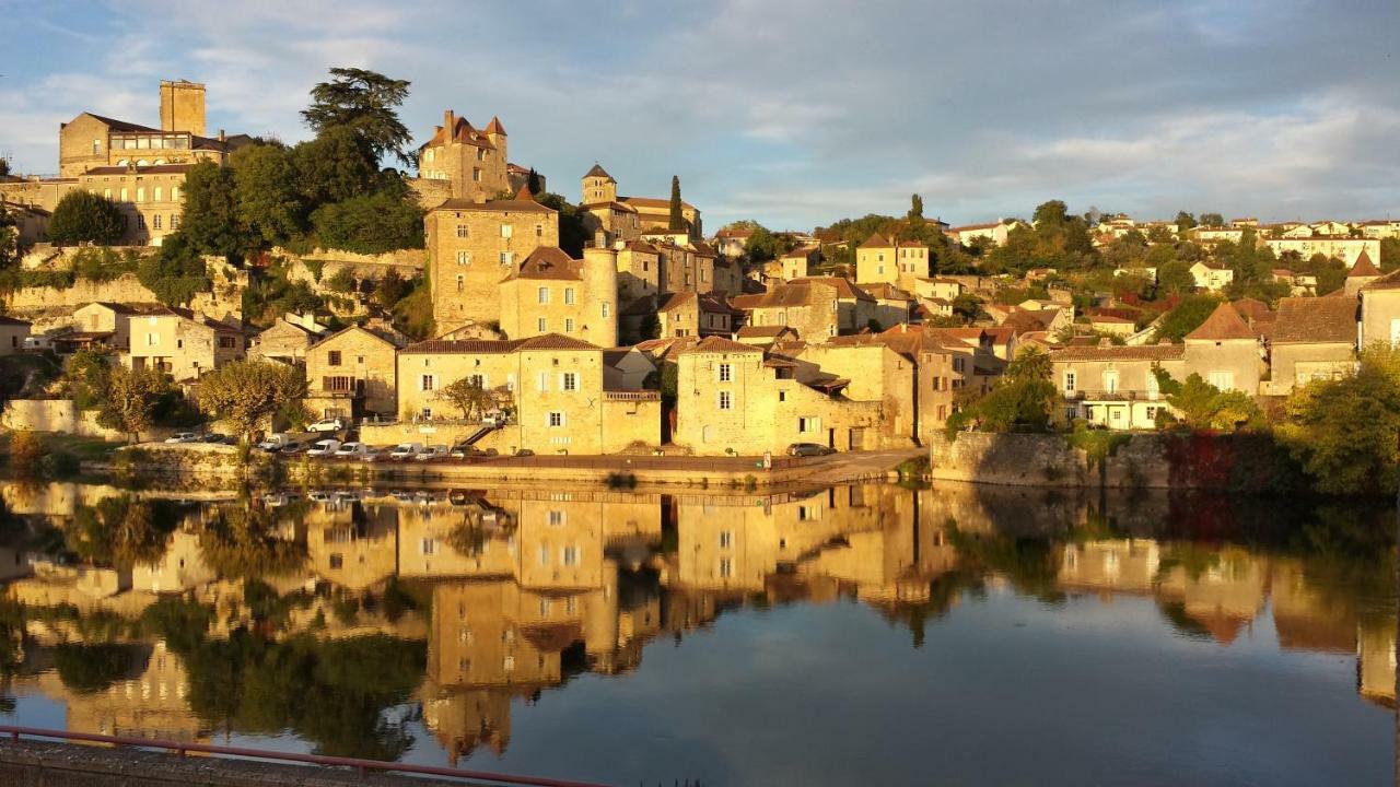 مبيت وإفطار Puy-lʼÉvêque Maison Delmas المظهر الخارجي الصورة
